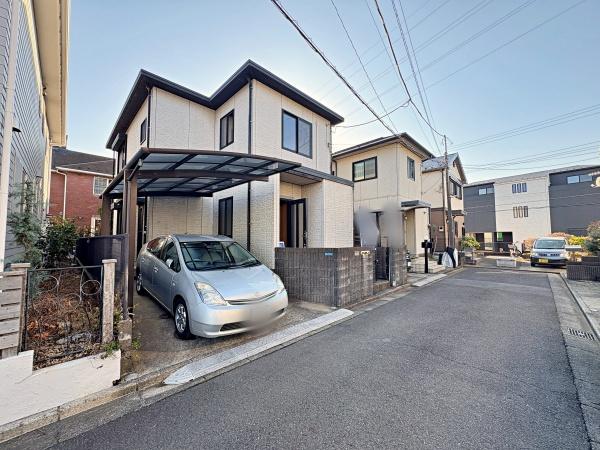 �_�ސ쌧����s����2���ڂ̒��È�ˌ��Ă̑O�ʓ��H�܂ތ��n�ʐ^