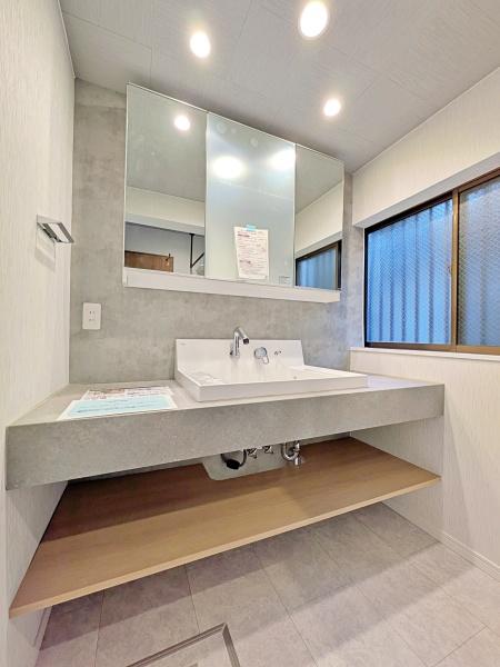 �_�ސ쌧����s�勘3���ڂ̒��È�ˌ��Ă̐��ʑ�E���ʏ�