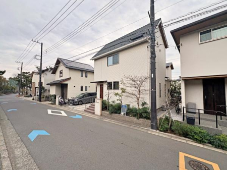 �_�ސ쌧����s�ғ����C��2���ڂ̒��È�ˌ��Ă̑O�ʓ��H�܂ތ��n�ʐ^