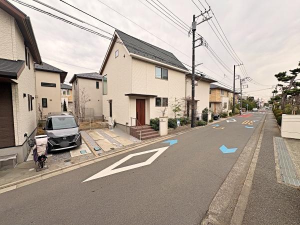 �_�ސ쌧����s�ғ����C��2���ڂ̒��È�ˌ��Ă̑O�ʓ��H�܂ތ��n�ʐ^