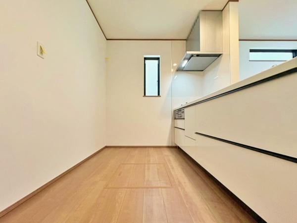 �_�ސ쌧���l�s�`��擌�i�J1���ڂ̐V�z��ˌ��ẴL�b�`��