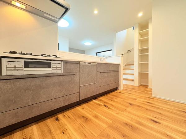 �_�ސ쌧���l�s�`�k����g�{��5���ڂ̒��È�ˌ��ẴL�b�`��