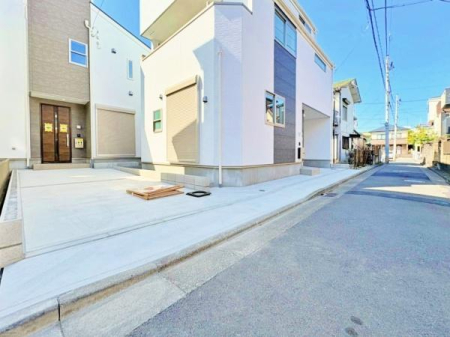 �_�ސ쌧���s���揬�c6���ڂ̐V�z��ˌ��Ă̑O�ʓ��H�܂ތ��n�ʐ^