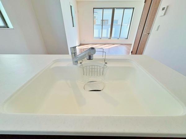 �_�ސ쌧���s���揬�c6���ڂ̐V�z��ˌ��ẴL�b�`��