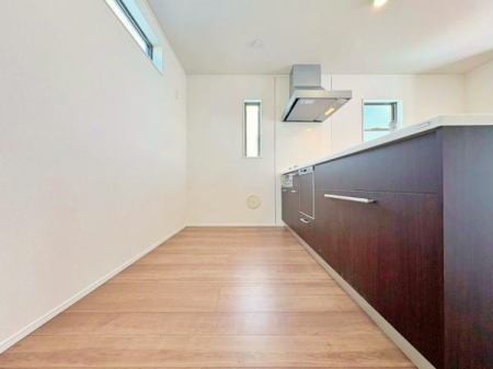 �_�ސ쌧���s���揬�c6���ڂ̐V�z��ˌ��ẴL�b�`��