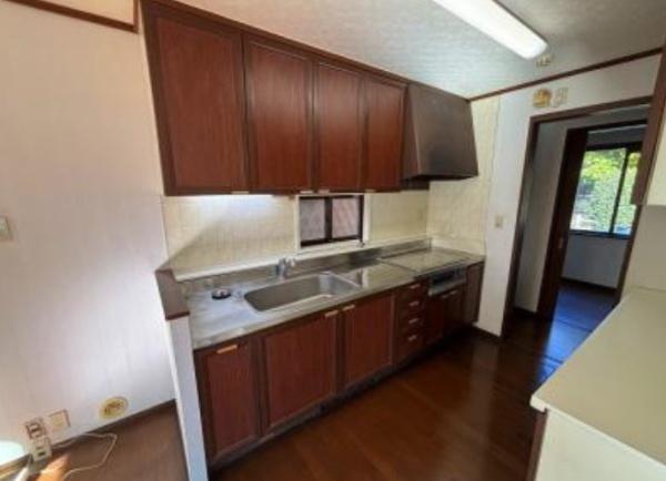 �_�ސ쌧���l�s�ߌ����̋{2���ڂ̒��È�ˌ��ẴL�b�`��