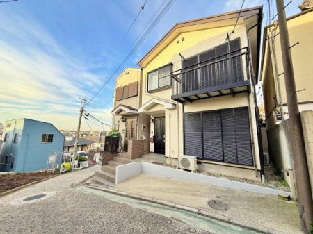 �_�ސ쌧���l�s���O�t��̒��È�ˌ��Ă̑O�ʓ��H�܂ތ��n�ʐ^