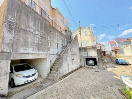 �_�ސ쌧���l�s�t�悷�݂悵��̒��È�ˌ��Ă̑O�ʓ��H�܂ތ��n�ʐ^