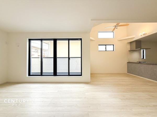 �_�ސ쌧���l�s���剪3���ڂ̐V�z��ˌ��Ẵ��r���O