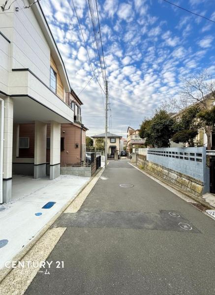 �_�ސ쌧���l�s���剪3���ڂ̐V�z��ˌ��Ă̑O�ʓ��H�܂ތ��n�ʐ^