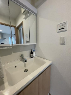 �_�ސ쌧���l�s�_�ސ��O�c�򒆒��̒��È�ˌ��Ă̐��ʑ�E���ʏ�