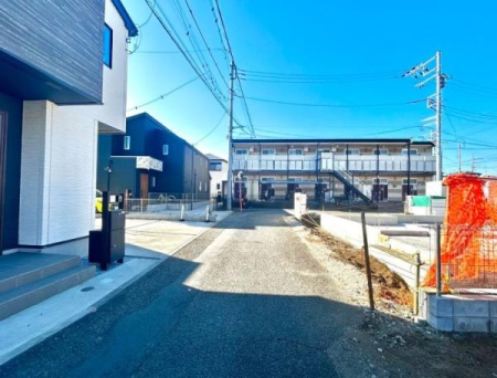 �_�ސ쌧��a�s��a�c�̐V�z��ˌ��Ă̑O�ʓ��H�܂ތ��n�ʐ^