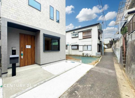 �_�ސ쌧���l�s���搼�˕���3���ڂ̐V�z��ˌ��Ă̑O�ʓ��H�܂ތ��n�ʐ^