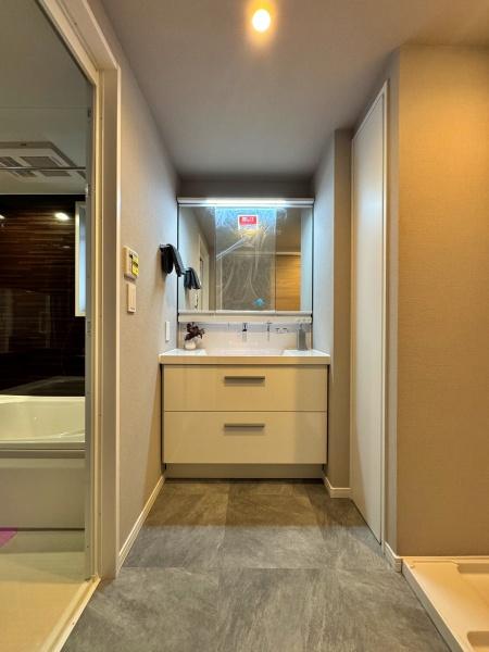 �_�ސ쌧���s������O�c1���ڂ̒��Ã}���V�����̐��ʑ�E���ʏ�