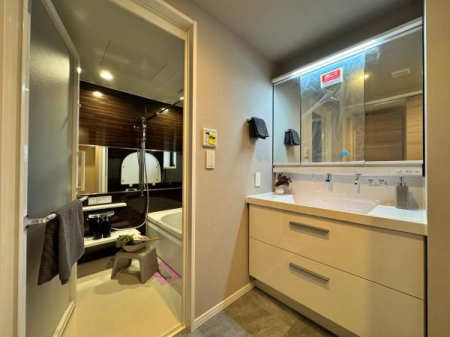 �_�ސ쌧���s������O�c1���ڂ̒��Ã}���V�����̐��ʑ�E���ʏ�