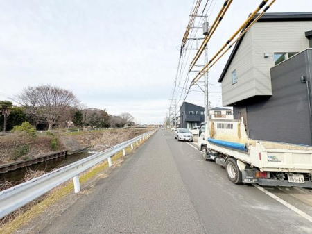 �_�ސ쌧��a�s��a�c�̐V�z��ˌ��Ă̑O�ʓ��H�܂ތ��n�ʐ^