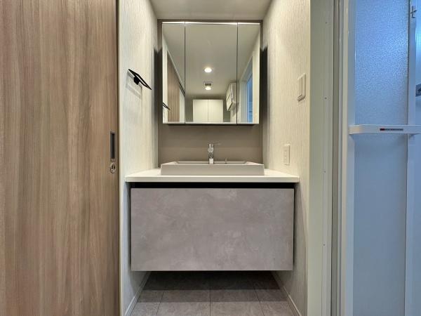 �_�ސ쌧��a�s����1���ڂ̒��Ã}���V�����̐��ʑ�E���ʏ�