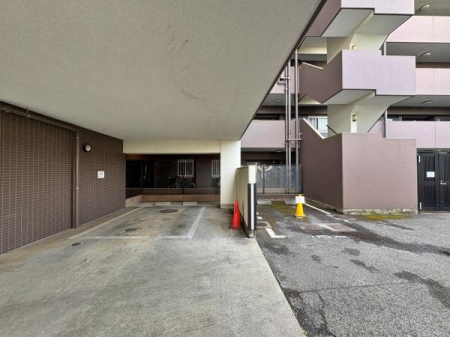 �_�ސ쌧��a�s���ߊԂ̒��Ã}���V�����̂��̑����n