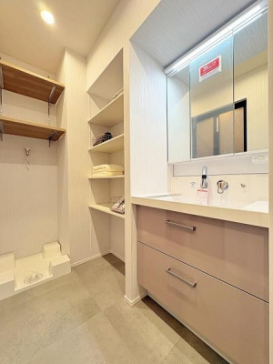 �_�ސ쌧��a�s���ߊԂ̒��Ã}���V�����̐��ʑ�E���ʏ�