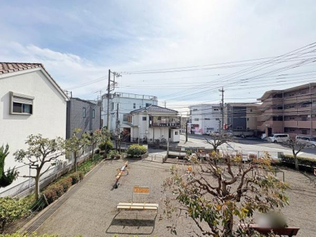 �_�ސ쌧��a�s���ߊԂ̒��Ã}���V�����̏Z�˂���̒��]�ʐ^