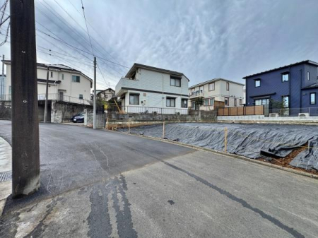 �_�ސ쌧���l�s�t��|���u�̓y�n�̑O�ʓ��H�܂ތ��n�ʐ^