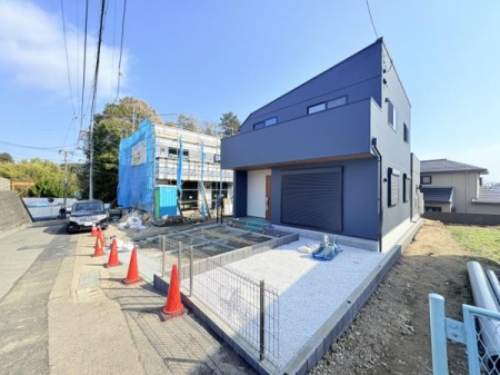 �_�ސ쌧���l�s�h��c�J���̐V�z��ˌ��Ă̑O�ʓ��H�܂ތ��n�ʐ^