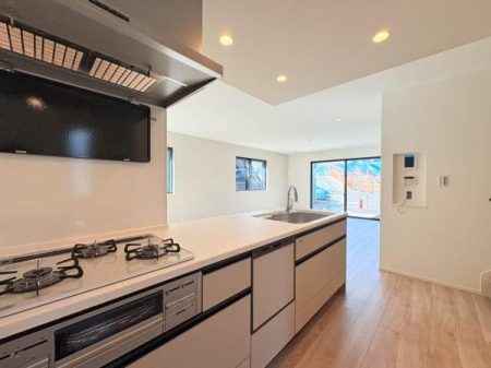 �_�ސ쌧���l�s�h��c�J���̐V�z��ˌ��ẴL�b�`��