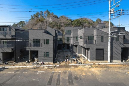 �_�ސ쌧���l�s����{�q�Ԗ�̐V�z��ˌ��Ă̌��n�O�ώʐ^