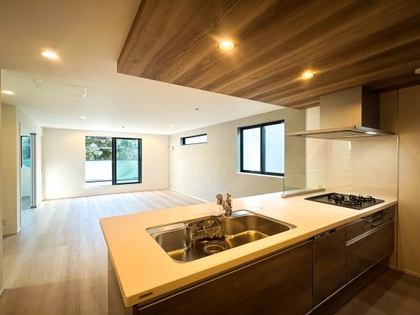 �_�ސ쌧���l�s����{�q�Ԗ�̐V�z��ˌ��ẴL�b�`��