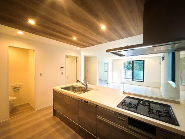 �_�ސ쌧���l�s����{�q�Ԗ�̐V�z��ˌ��ẴL�b�`��