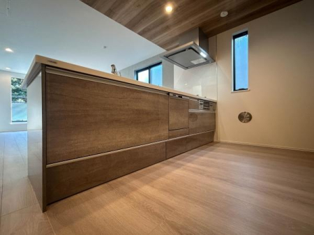 �_�ސ쌧���l�s����{�q�Ԗ�̐V�z��ˌ��ẴL�b�`��