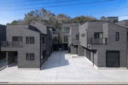 �_�ސ쌧���l�s����{�q�Ԗ�̐V�z��ˌ��Ă̕����ϊX���ݎʐ^