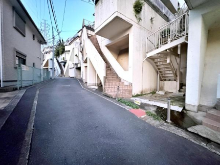 �_�ސ쌧���l�s�˒ˋ�˒˒��̐V�z��ˌ��Ă̑O�ʓ��H�܂ތ��n�ʐ^