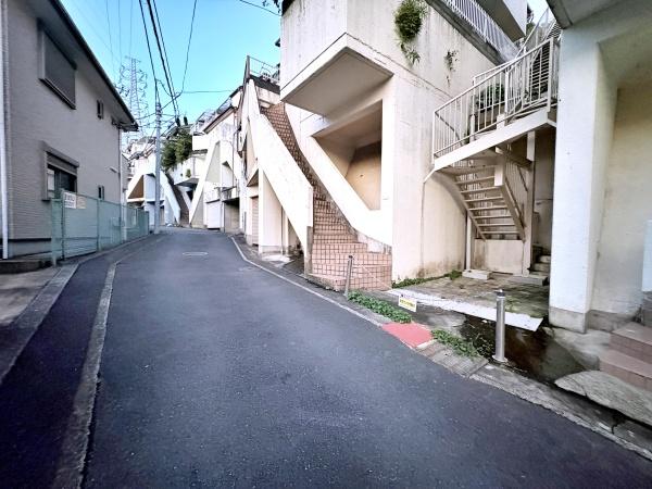 �_�ސ쌧���l�s�˒ˋ�˒˒��̐V�z��ˌ��Ă̑O�ʓ��H�܂ތ��n�ʐ^