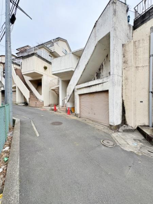 �_�ސ쌧���l�s�˒ˋ�˒˒��̐V�z��ˌ��Ă̑O�ʓ��H�܂ތ��n�ʐ^