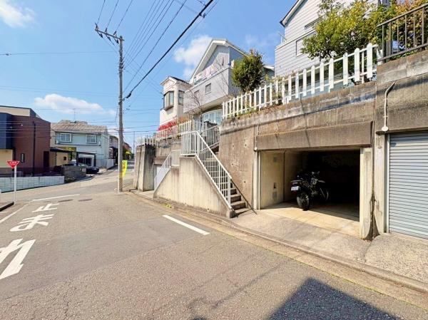 �_�ސ쌧���l�s�t��c�ޒ��̒��È�ˌ��Ă̑O�ʓ��H�܂ތ��n�ʐ^