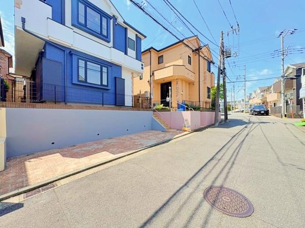 �_�ސ쌧���l�s�ߌ��掂�q�P�J1���ڂ̒��È�ˌ��Ă̑O�ʓ��H�܂ތ��n�ʐ^