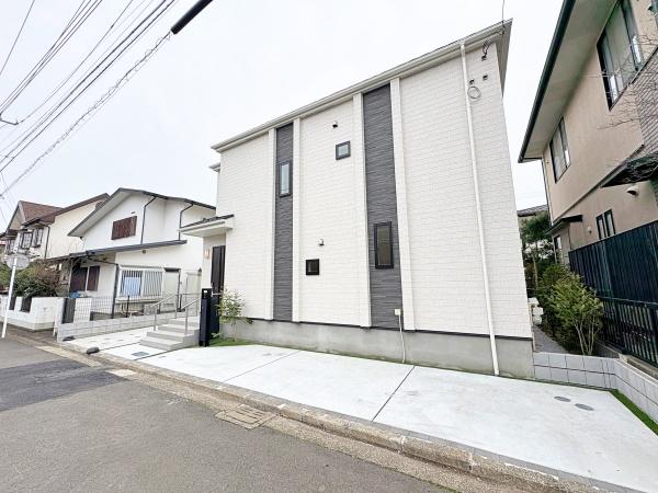 �_�ސ쌧���l�s���a�򒬂̐V�z��ˌ��Ă̑O�ʓ��H�܂ތ��n�ʐ^