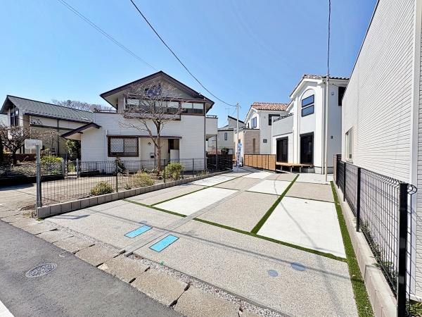 �����s���c�J��m7���ڂ̐V�z��ˌ��Ă̑O�ʓ��H�܂ތ��n�ʐ^