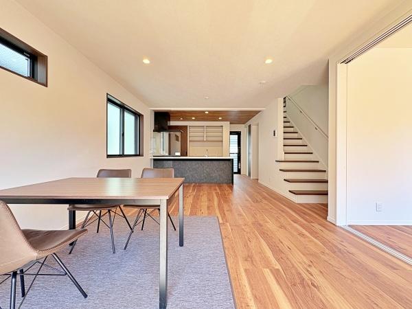 �����s���c�J��m7���ڂ̐V�z��ˌ��Ẵ��r���O