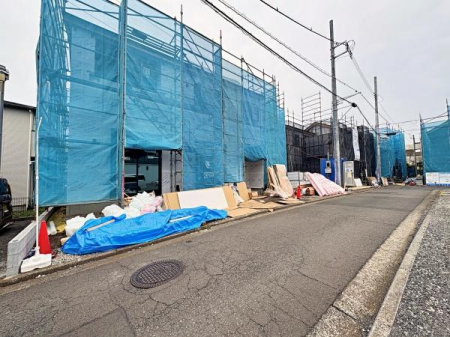 �_�ސ쌧��a�s���c8���ڂ̐V�z��ˌ��Ă̑O�ʓ��H�܂ތ��n�ʐ^