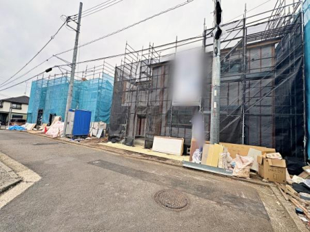 �_�ސ쌧��a�s���c8���ڂ̐V�z��ˌ��Ă̑O�ʓ��H�܂ތ��n�ʐ^