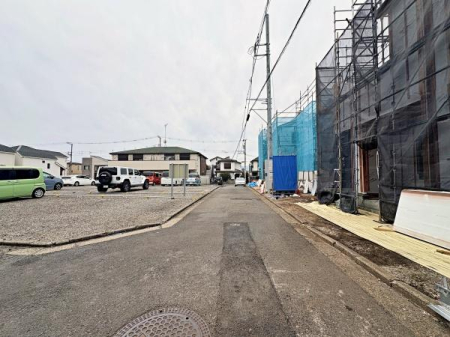 �_�ސ쌧��a�s���c8���ڂ̐V�z��ˌ��Ă̑O�ʓ��H�܂ތ��n�ʐ^