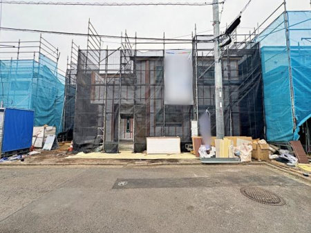 �_�ސ쌧��a�s���c8���ڂ̐V�z��ˌ��Ă̑O�ʓ��H�܂ތ��n�ʐ^