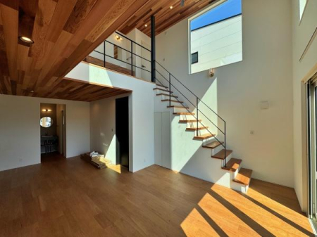 �_�ސ쌧����s�А��R1���ڂ̐V�z��ˌ��Ẵ��r���O