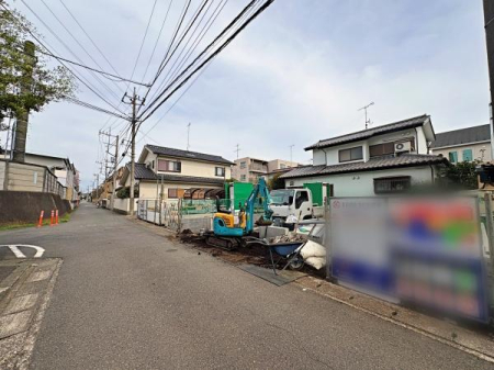 �_�ސ쌧���͌��s��擌�ъ�1���ڂ̐V�z��ˌ��Ă̑O�ʓ��H�܂ތ��n�ʐ^