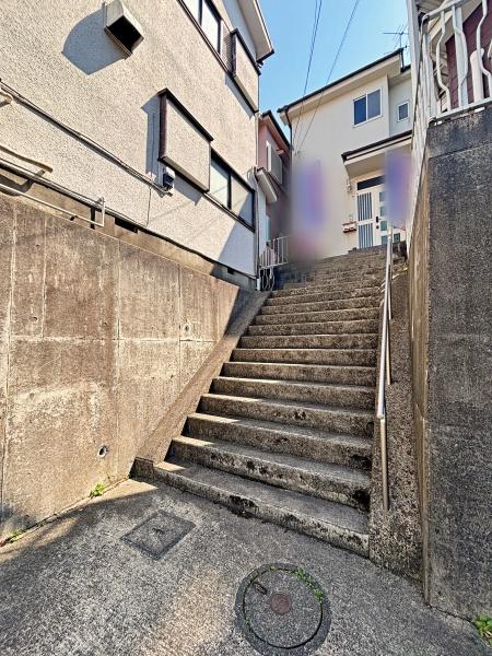 �_�ސ쌧���l�s�΋�O�ے��̒��È�ˌ��Ă̑O�ʓ��H�܂ތ��n�ʐ^