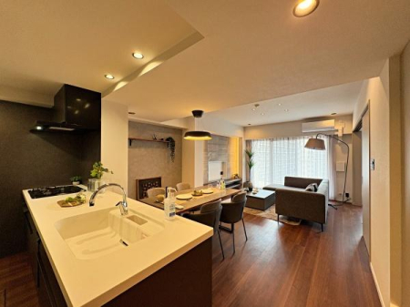 �_�ސ쌧���l�s�˒ˋ�����̒��Ã}���V�����̃��r���O