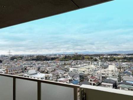 �_�ސ쌧����s����̒��Ã}���V�����̏Z�˂���̒��]�ʐ^