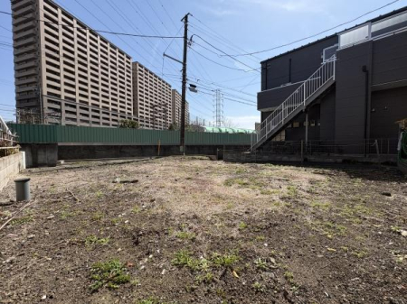 �_�ސ쌧���s���揬�c3���ڂ̐V�z��ˌ��Ă̑O�ʓ��H�܂ތ��n�ʐ^